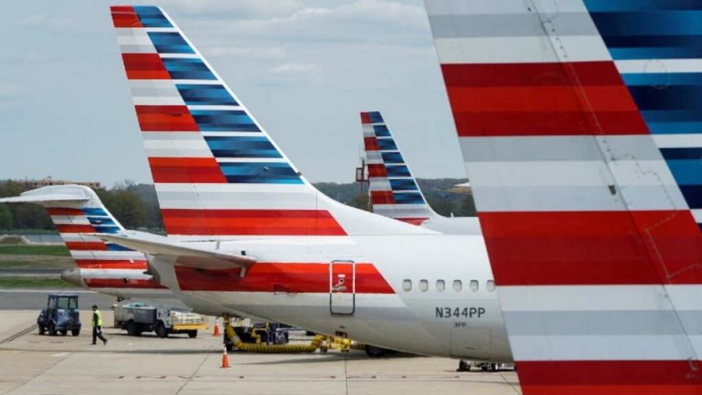 American Airlines to cut 19,000 jobs in October