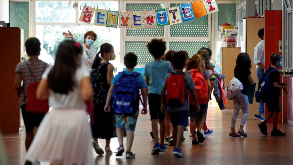 Italian reopens schools after six months of closure