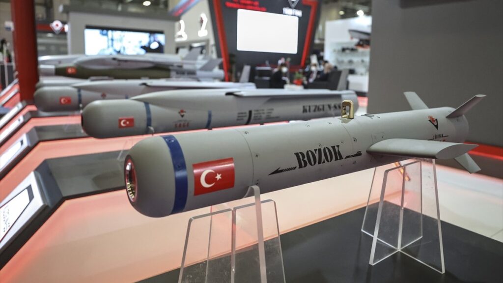 Multiple agreements signed at international defense fair in Istanbul