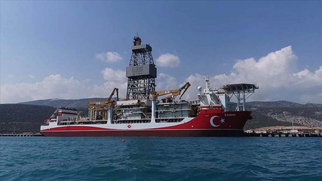 Turkish drillship Kanuni prepares for duty in Black Sea